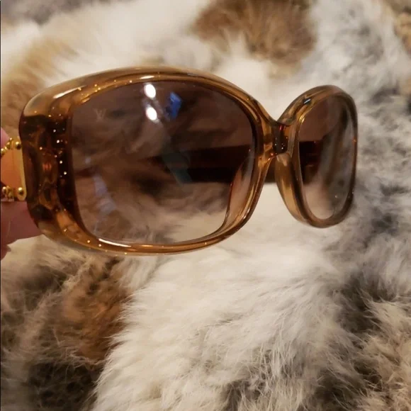 Louis Vuitton | Accessories | Louis Vuitton Sunglasses Euc  display picture 2